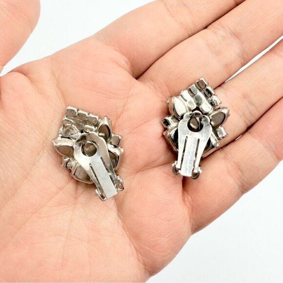 Vintage Crystal Rhinestone Clip On Earrings - Picture 5 of 5